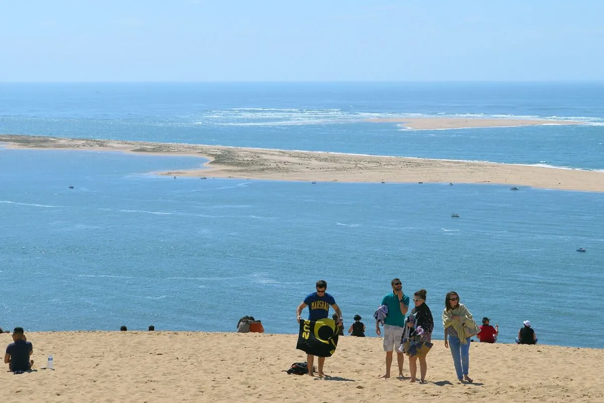 Cette île de Nouvelle-Aquitaine passionne les géographes depuis 4000 ans puisqu’il est absolument impossible de lui donner un relief définitif