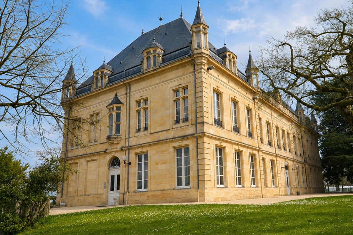 145 ans des Girondins de Bordeaux : retour sur l’un des clubs les plus titrés de France qui a vu passer des légendes comme Zidane ou Blanc