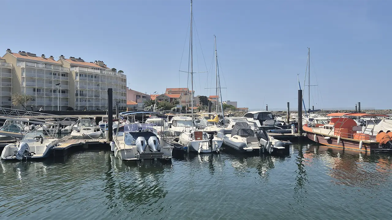 Le port d'Arcachon, ville touristique